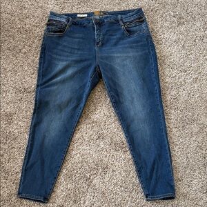 Kut from the Kloth Skinny Jeans in Dark Blue Wash
